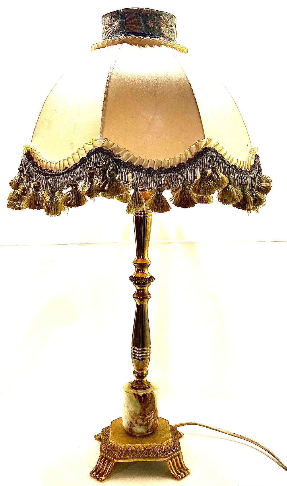 מנורת אווירה וינטאג' אירופאי סגנון ויקטוריאני רגל ברונזה/פליז בשילוב עם גיד, במצב עבודה, גובה 