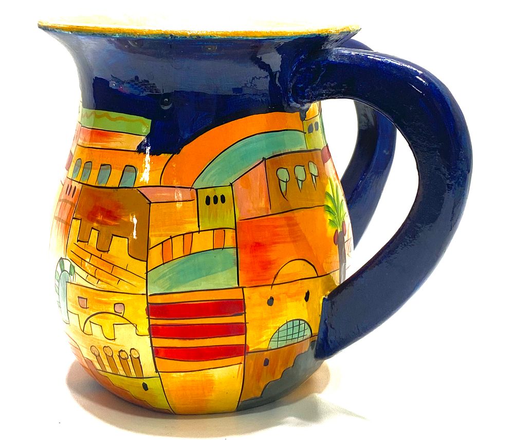 לאספני יודאיקה מעוצבת
כוס נטילת ידיים "נופי ירושלים" תוצרת "עמנואל EMANUEL" , עץ, חתום, מעוטר 