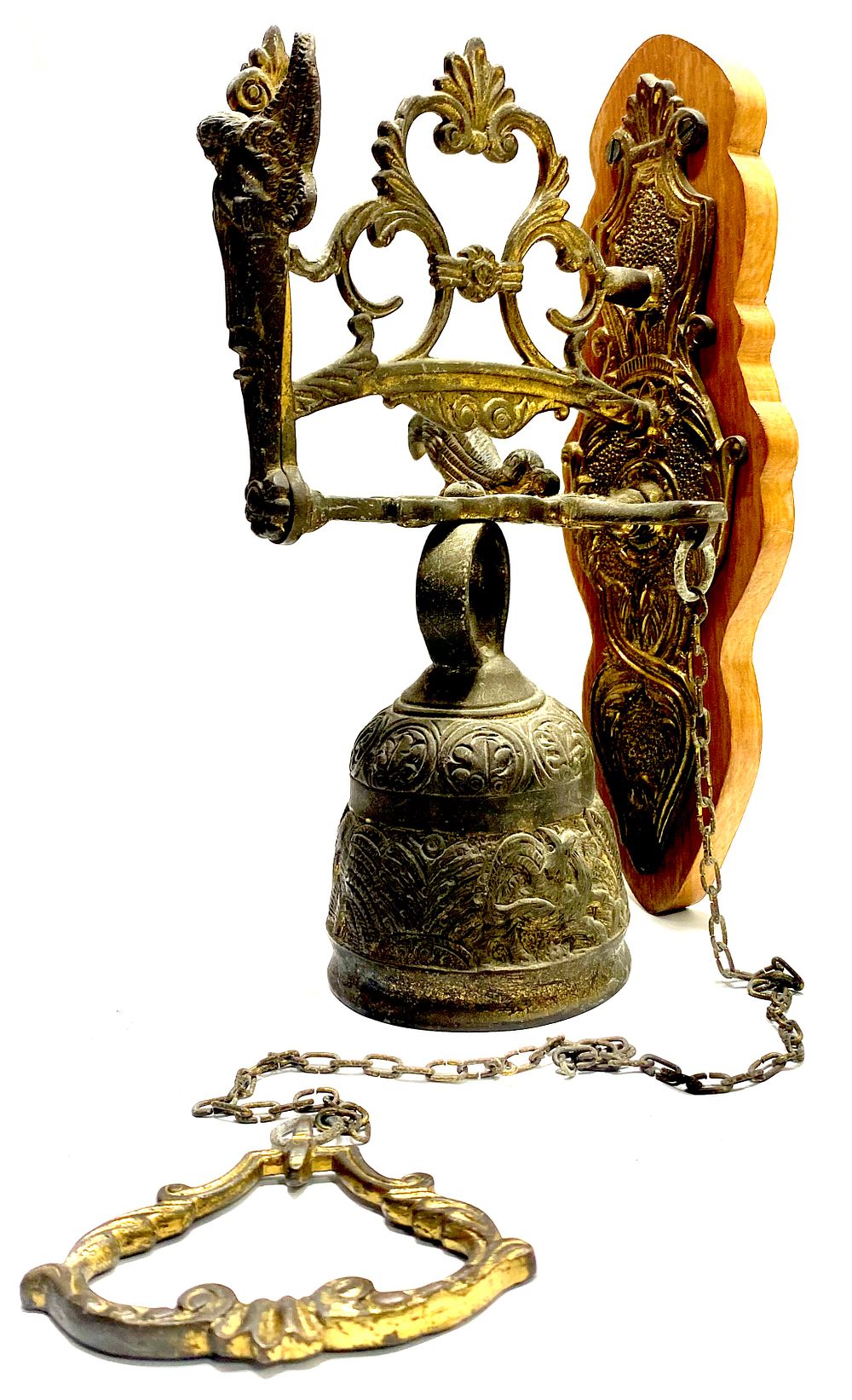 פריט אספנות נדיר ומבוקש!
פעמון לדלת כניסה ישן עד עתיק, לרוב שימש כפעמון למנזרים, צליל נקי וחזק 