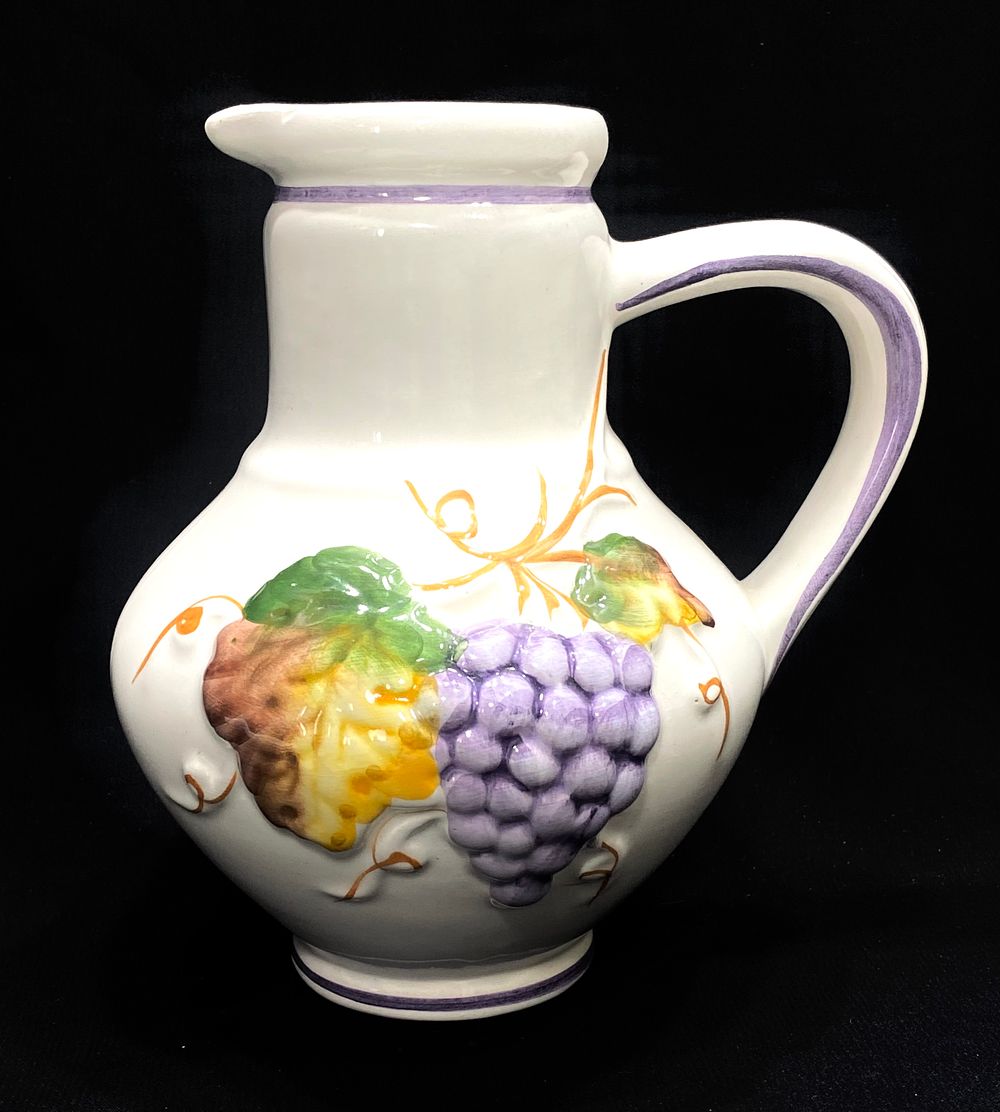 כד קרמיקה וינטאג', עבודת יד אומן ALCOBACA PORTUGAL, עבודת בלט אלגנטית ומדויקת, גובה 18 ס"מ