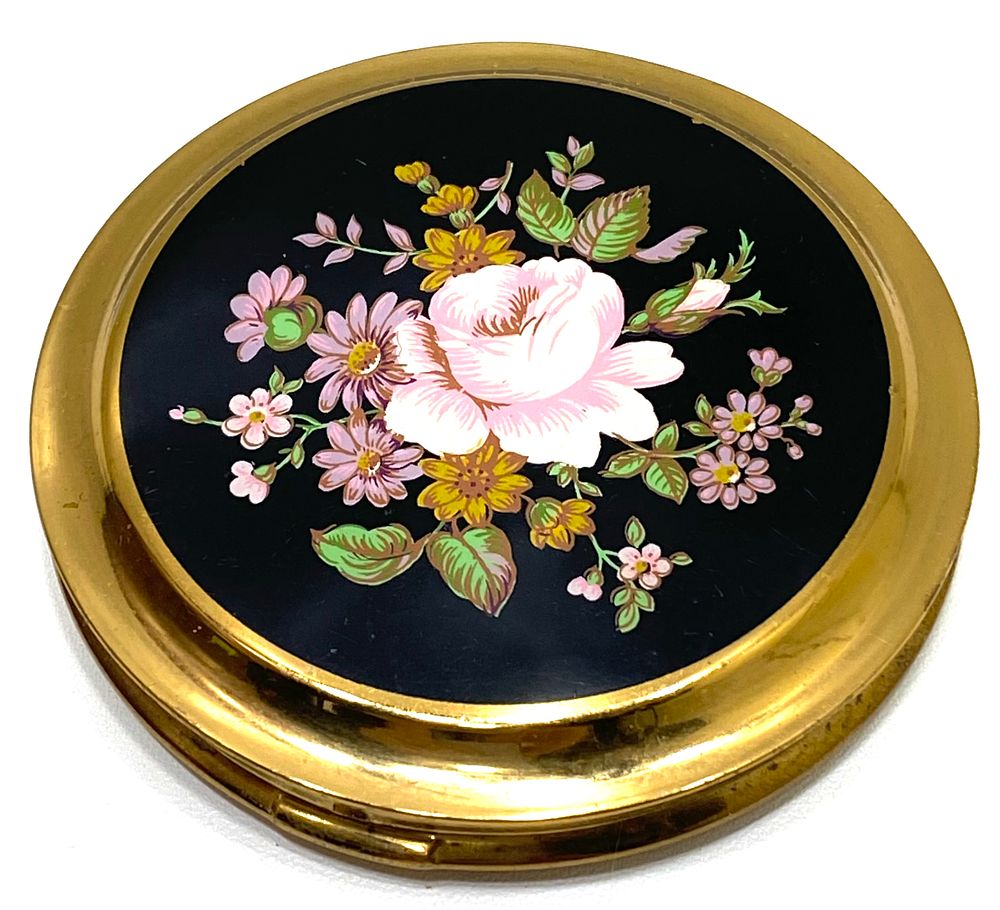 פודרייה יפיפייה תוצרת אנגליה, שנות ה50-60 ברונזה מעוטרת באמייל, שמורה