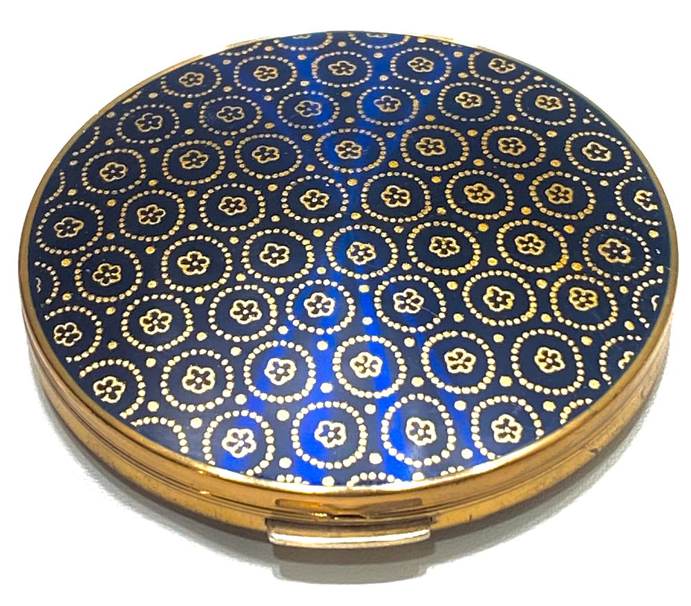 פודרייה יפיפייה תוצרת STRATTON אנגליה, חתומה, שנות ה50-60 חתומה, ברונזה מעוטרת באמייל