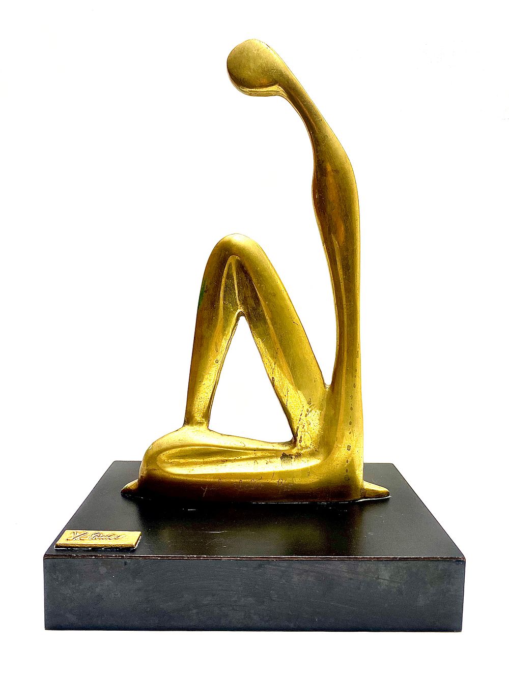 YAEL SHALEV יעל שליו 1924-2022
"אישה" פסל ברונזה על מעמד עץ ייעודי, לוחית עם חתימת האומנית 