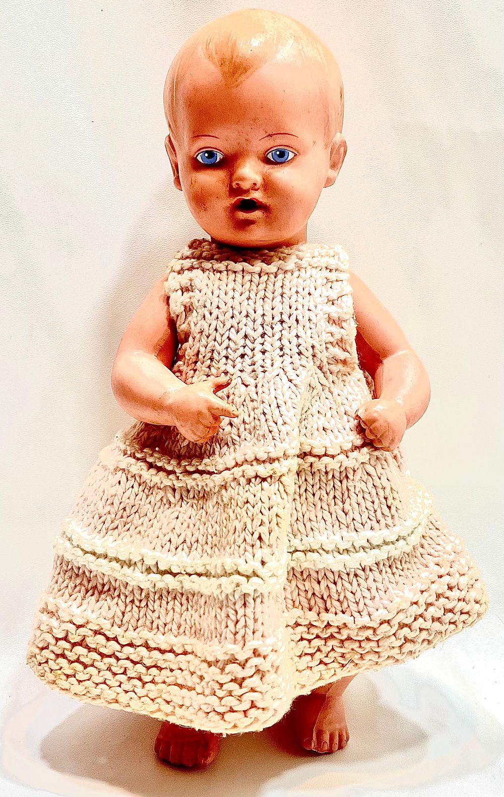 לאספני בובות נדירות
בובת צלולואיד תוצרת SCHILDKROT GERMANY 
שנות ה-30-40, אורך 22 ס"מ