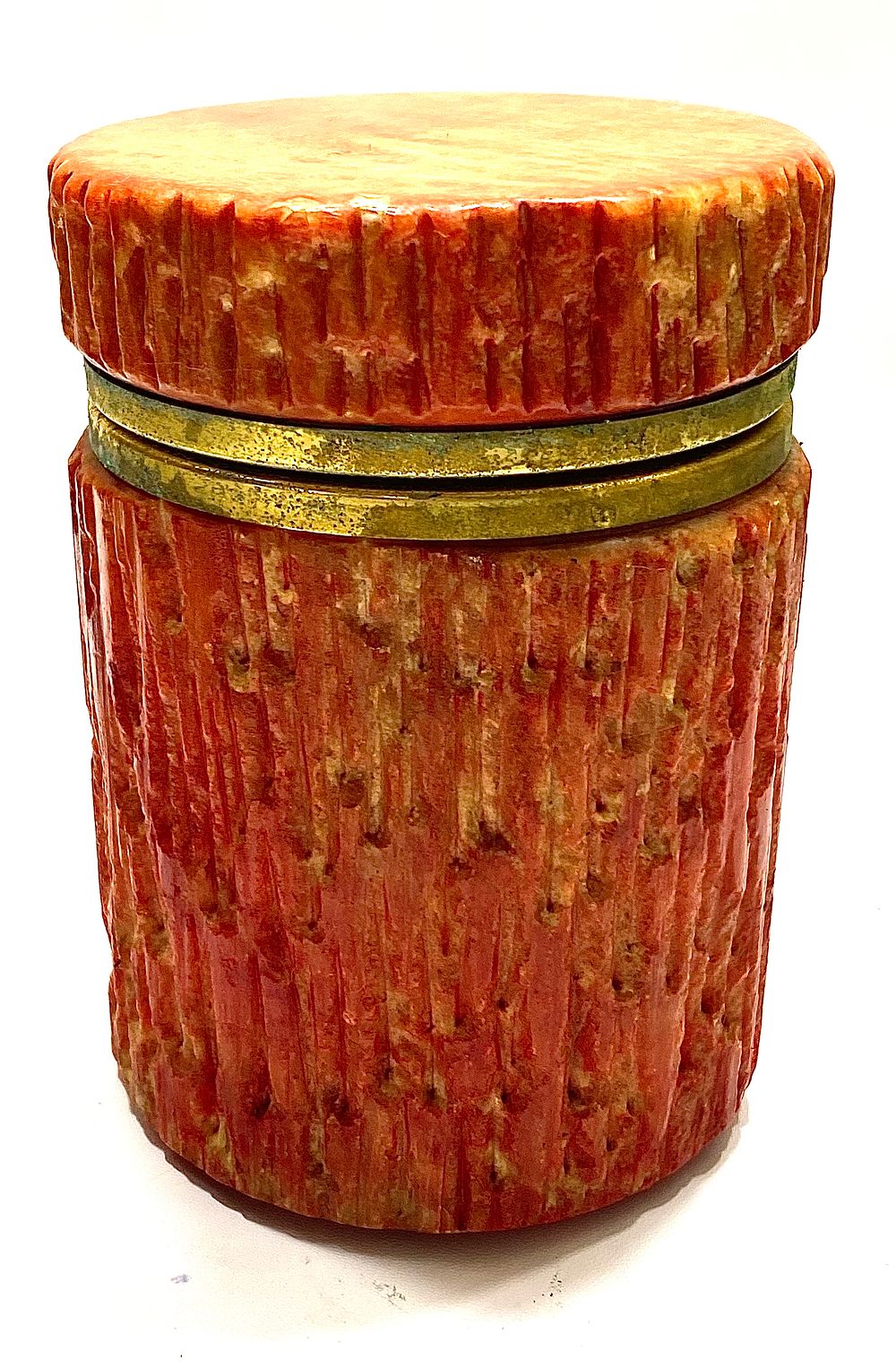 קופסת טבק/TEE BOX
אלבסטר עם נחושת, וינטאג' אירופאי שנות ה-70, מדבקת מקור שחוקה, גובה 12 ס"מ 