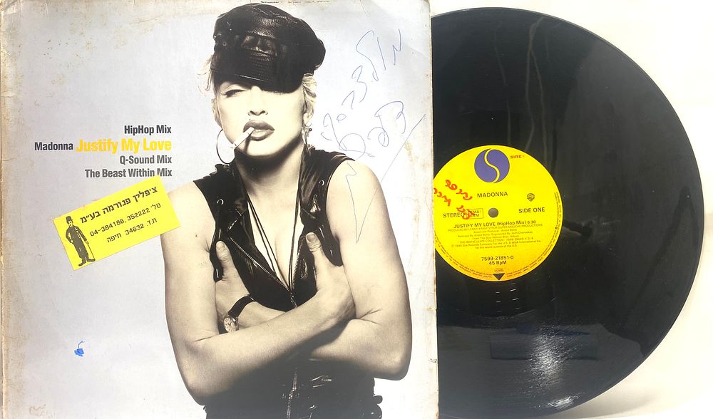 תקליט MADONNA JUSTIFY NY LOVE
1990, על העטיפה מדבקה וכתב יד של תקליטן מועדון דיסקו צ'אפלין 