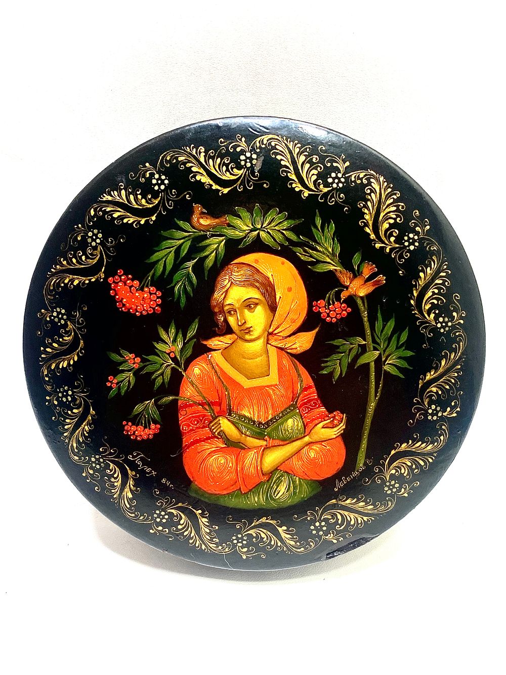 קופסת תכשיטים פאלח וינטאג' יפה מרוסיה הקומוניסטית, פאפייאר מאשה, ציור עבודת יד אומן LEVENZOV 