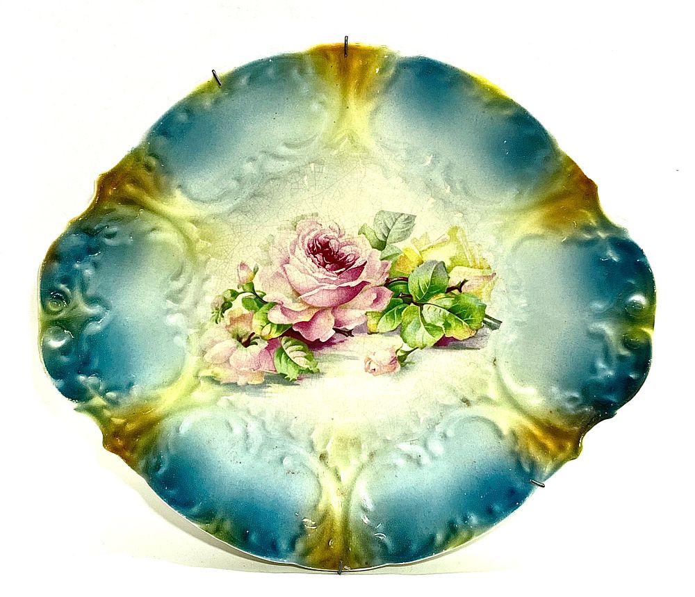 צלחת פאיינס ישנה עד עתיקה, עבודת בלט, ציור עבודת יד ודקאלים, חתומה, תוצרת FRANZ ANTON MEHLEM 