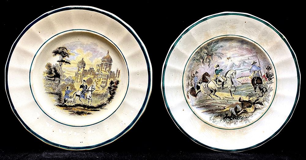 צמד צלחות פאיינס עתיקות
POTSDAM PIERRE REGOUT, חתום, ציור עבודת יד בשילוב דקאלים, על אחד כתמי 