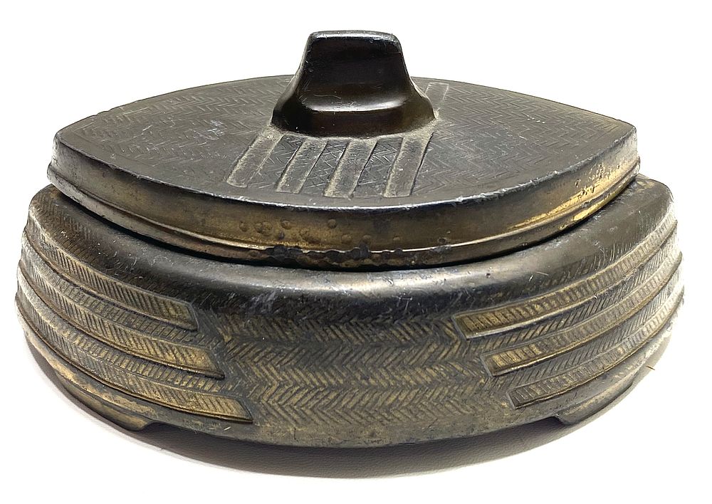 קופסת תכשיטים ארט דקו, ברונזה, תוצרת JMPC BELGIUM, חתומה, 14.5X8.5X7.5 ס"מ