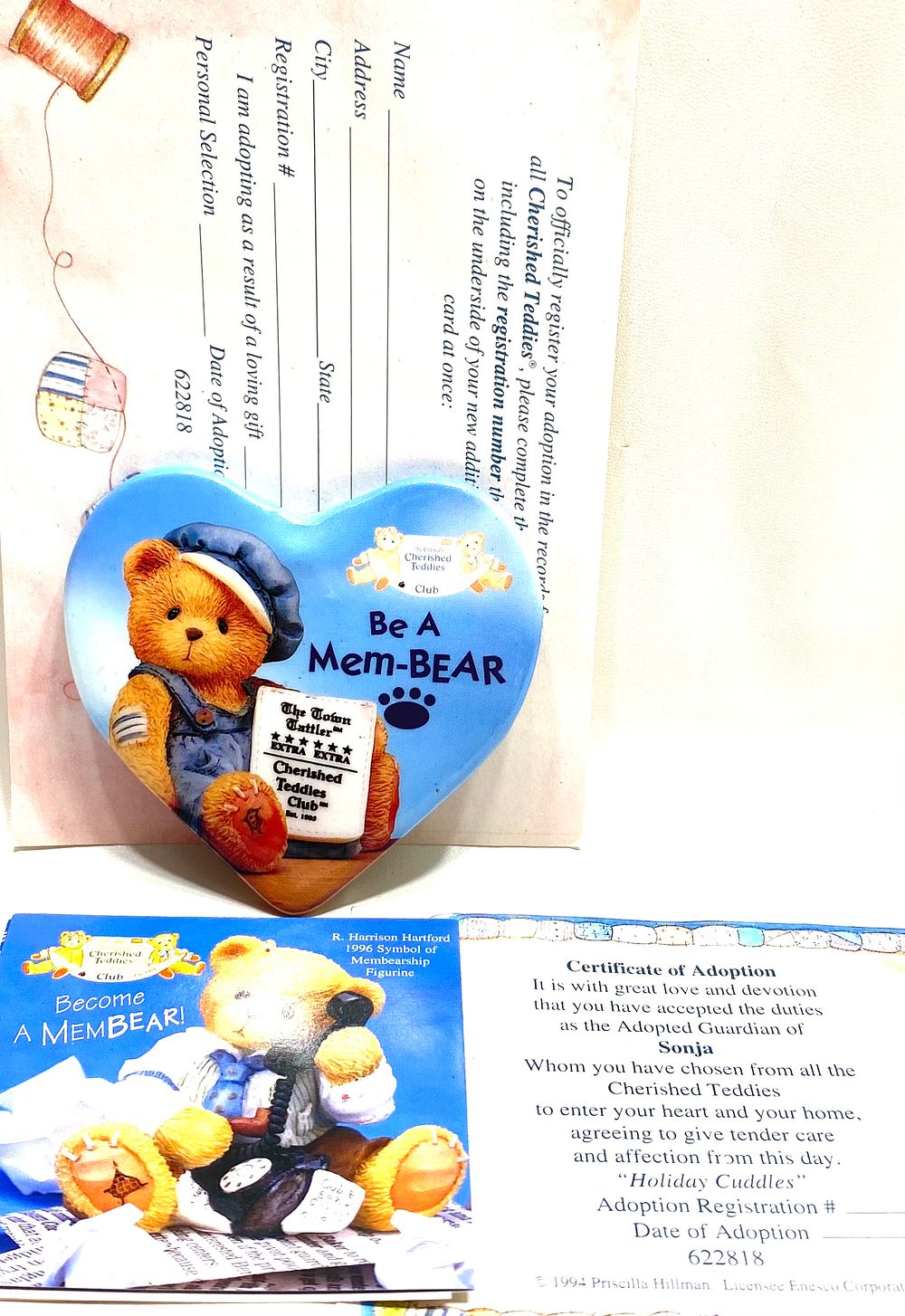 לאספני נושא CHERISHED TEDDIES
סיכת אספנות, גלוית מועדון חברות ותעודת מקור
מבוסס על עבודת של 