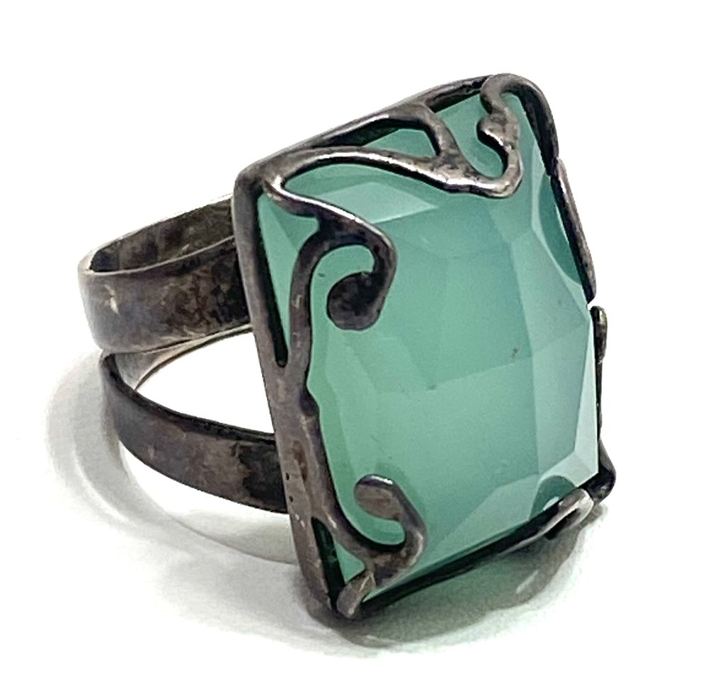 טבעת כסף (נבדק) עבודת מעצבים, משובצת אבן חן, מידה 7