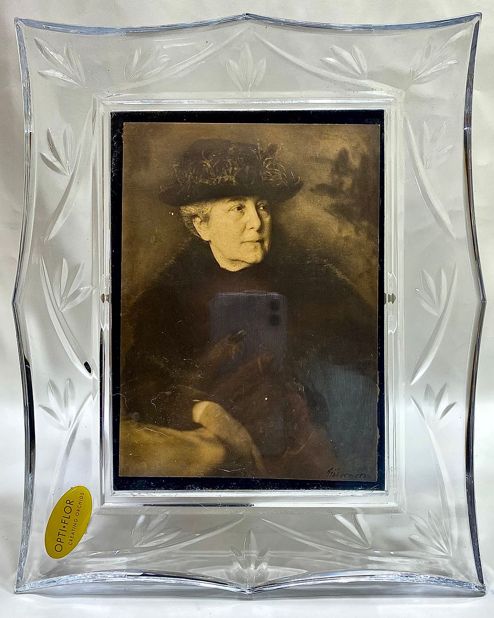 מסגרת שולחנית קריסטל תוצרת WATERFORD CRYSTAL, חתום, במסגרת צילום מקורי עתיק, מידות המסגרת: 