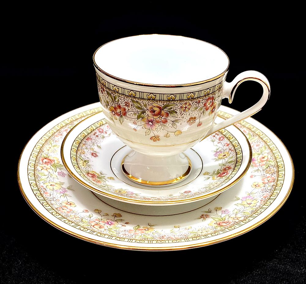 טריו פורצלן למוקה, וינטאג' תוצרת NORITAKE IRELAND 1981, חתום