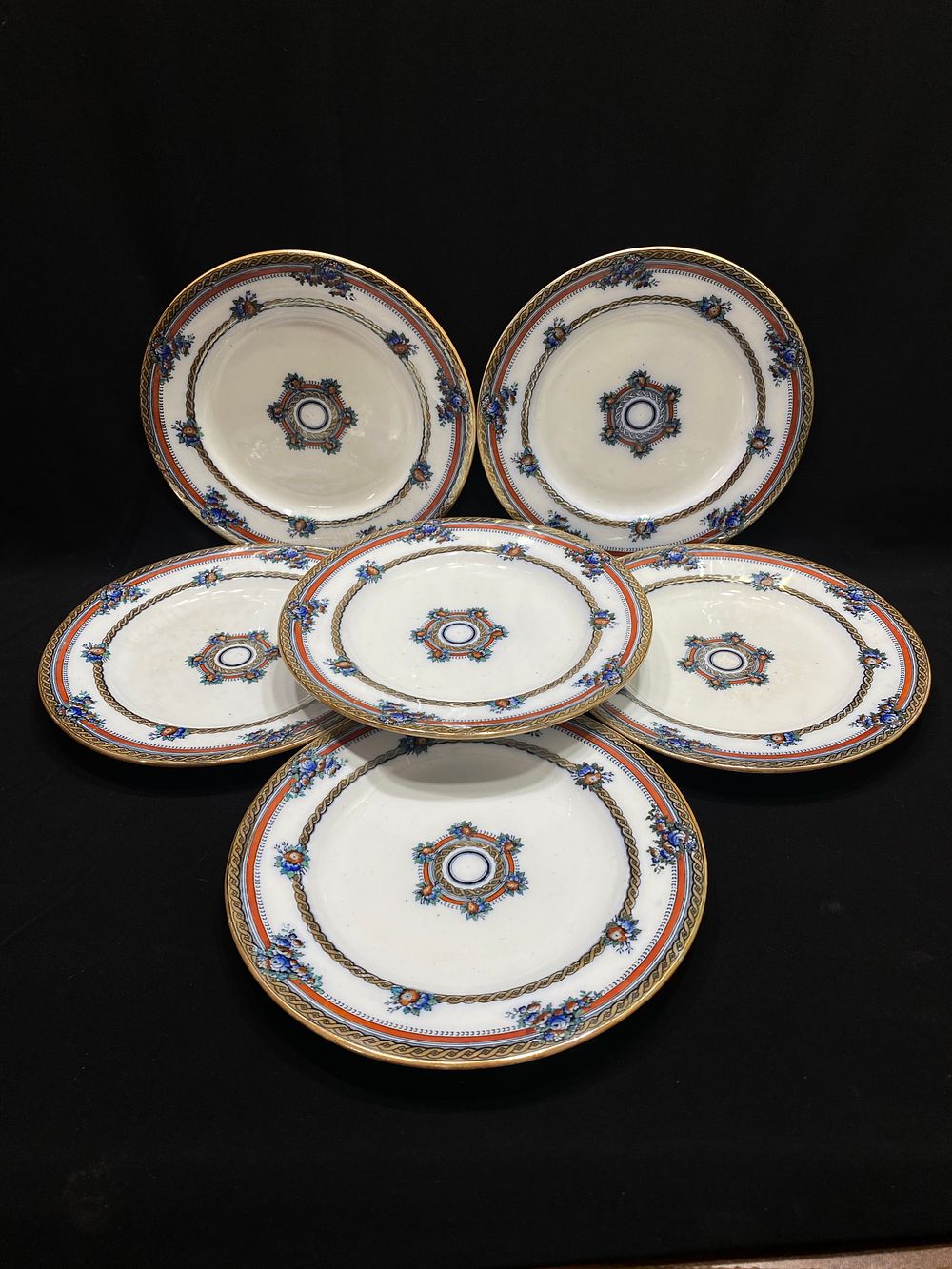 סט 6 צלחות פאיינס עתיקות תוצרת HOPE & CARTER ENGLAND
סוף מאה ה-19, חתומות, קוטר 20 ס"מ