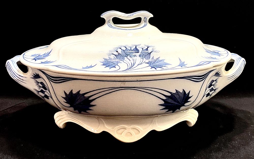 VILLEROY & BOCH
טורינה/כלי הגשה עם מכסה, פאיינס, ארט נובו, חתום, סדקים קראקלור וסדק סגור כחוט 