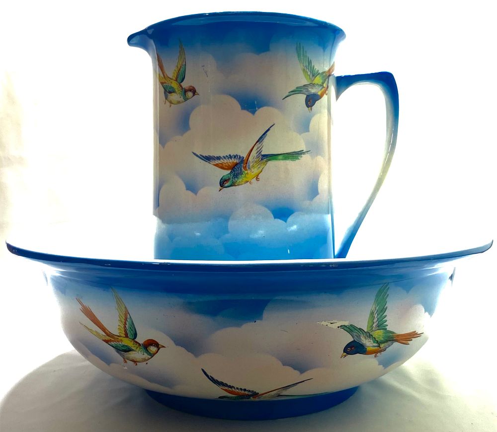 קערת רחצה עם קנקן תואם, שניהם רחבי ידיים ומסיביים, צבעים מרהיבים, תוצרת אנגליה, ויקטוריאני 