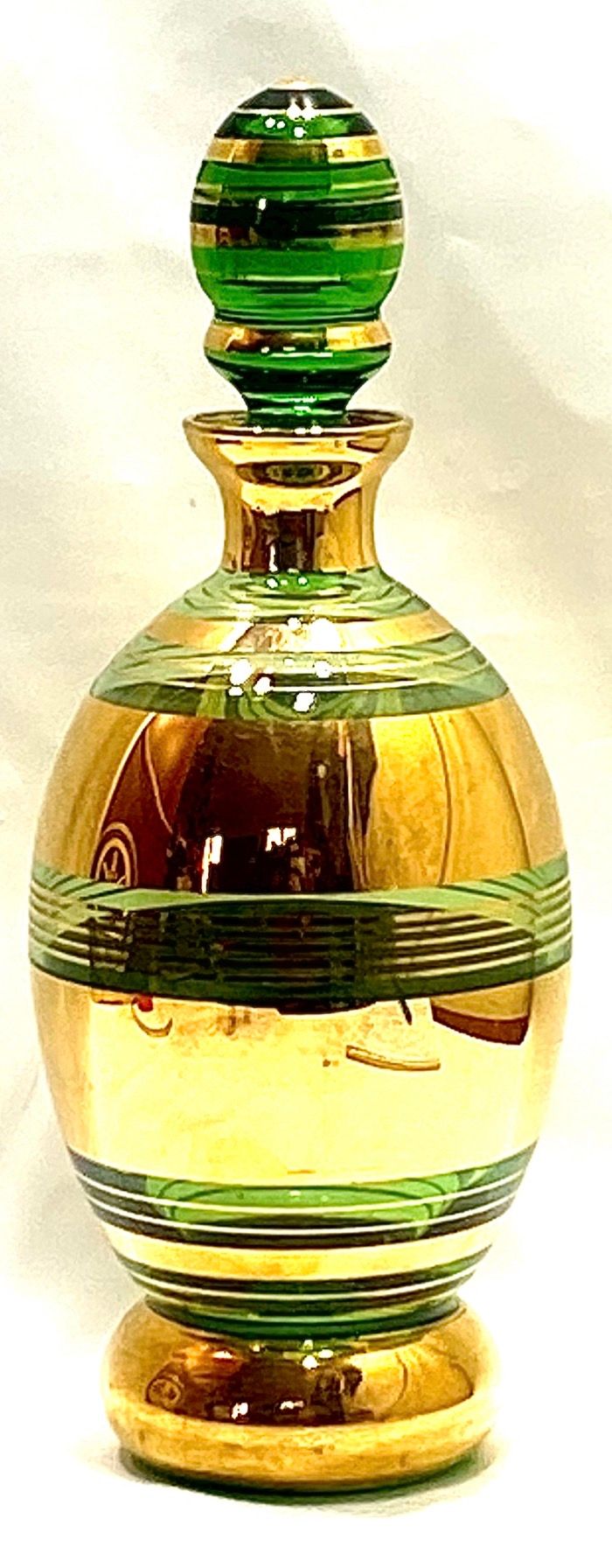 דקנטר זכוכית בוהמי, וינטאג' אלגנטי מצ'כוסלובקיה, זכוכית אמרלד וזהב 24 קארט, גובה 27 ס"מ