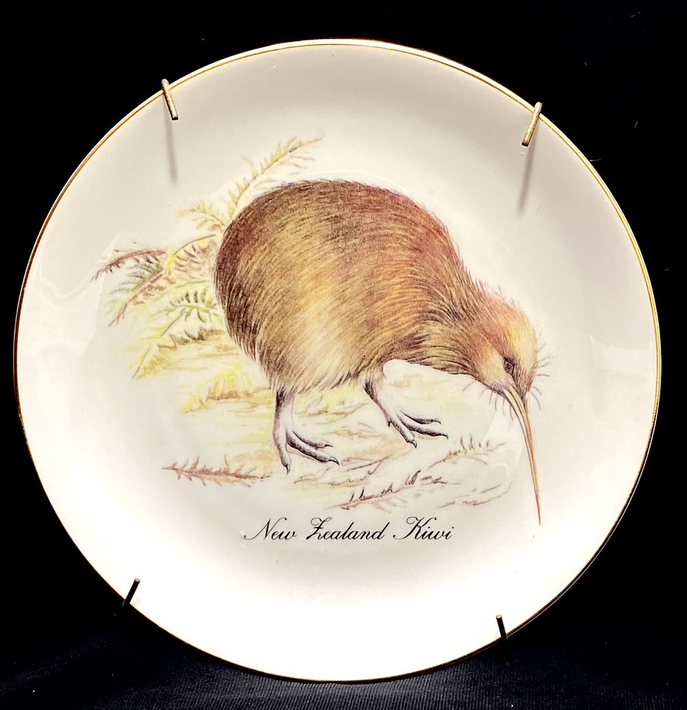 צלחת אספנות פורצלן וינטאג' תוצרת RA BUET REGENCY FINE BONE NEW ZEALAND PORZELLAN, מהדורה מוגבלת 