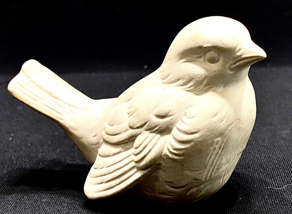 פסל פורצלן ביסקוויט, וינטאג' גרמניה מזרחית, תוצרת GOEBEL, חתום וממוספר, שנות ה-50-70, 11X7X5.5 ס"מ