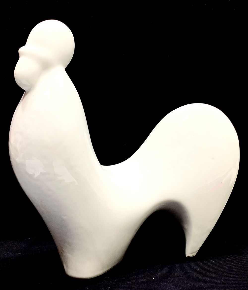 "תרנגול" - פסל פורצלן וינטאג ישראלי, מסדרת הלבנה של נעמן פורצלן, 21X20X8 ס"מ