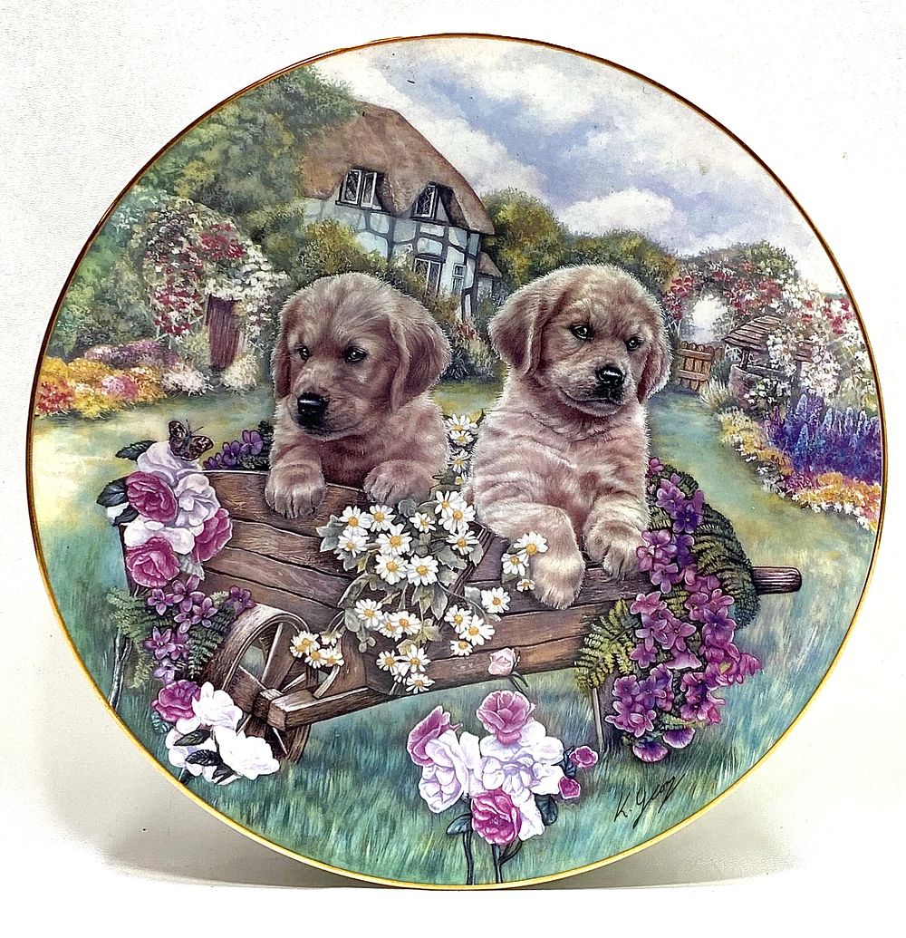 צלחת אספנות פורצלן תוצרת HAMILTON FINE BONE ENGLAND PORCELAINE, מהדורה מוגבלת, עיצוב KAREN 