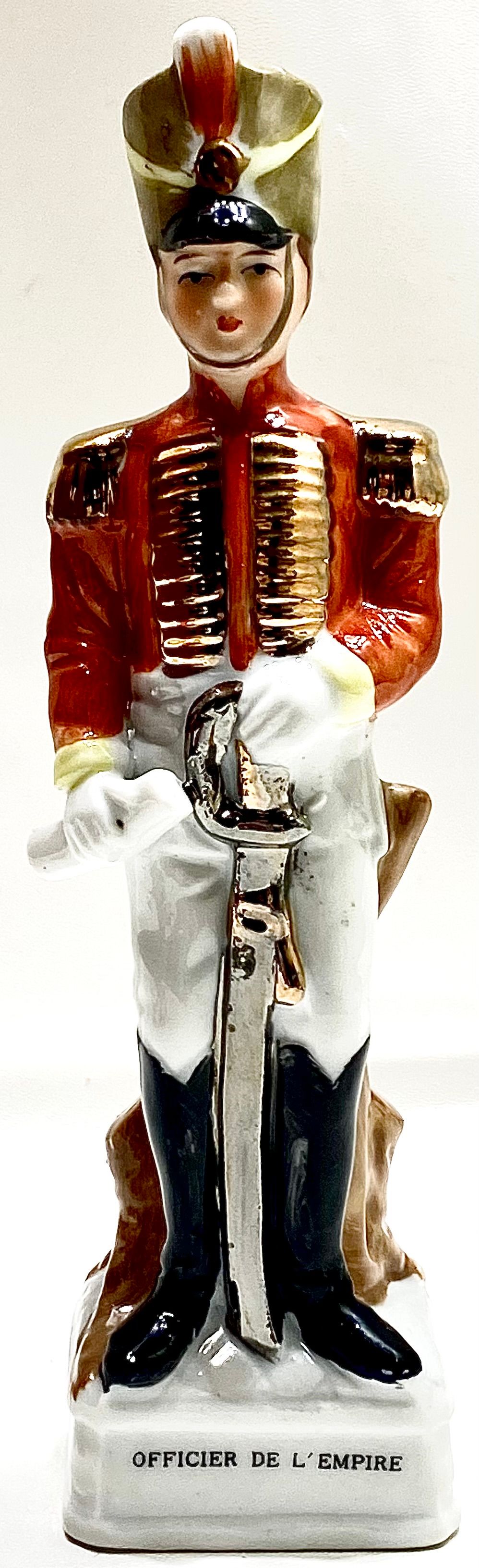 פסל פורצלן וינטאג', OFFICIER DES L'EMPIRE
חייל בצבא של נפוליאון, עבודת יד נדירה, שנות ה-70-80 