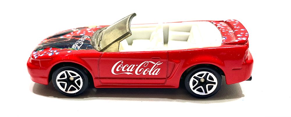 דגם רכב 1:61 תוצרת MATCHBOX , 1999, מתכת, מהדורה מוגבלת, קולבורציה עם COCA COLA לכבוד חג המולד 