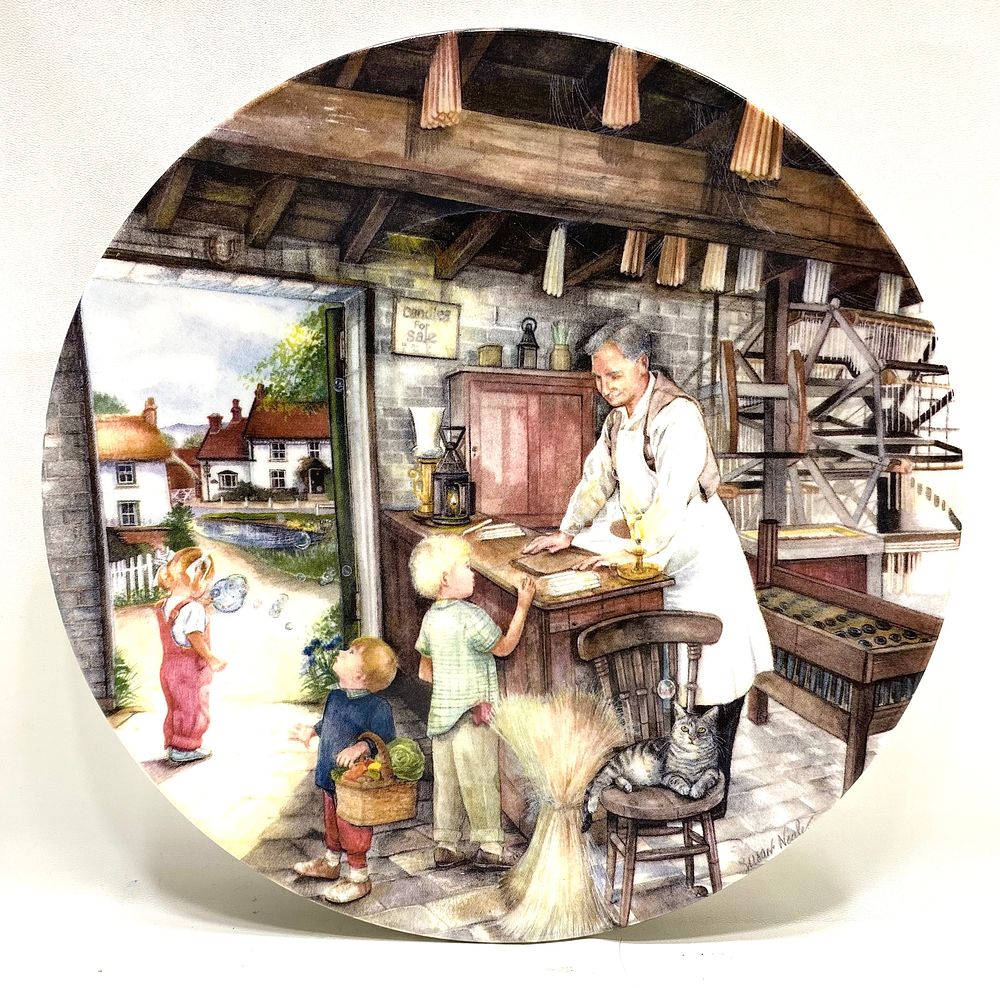 צלחת אספנות, פורצלן תוצרת ROYAL DOULTON אנגליה, חתומה גם ע"י המעצבת SUSAN NEALE , מהדורה מוגבלת 