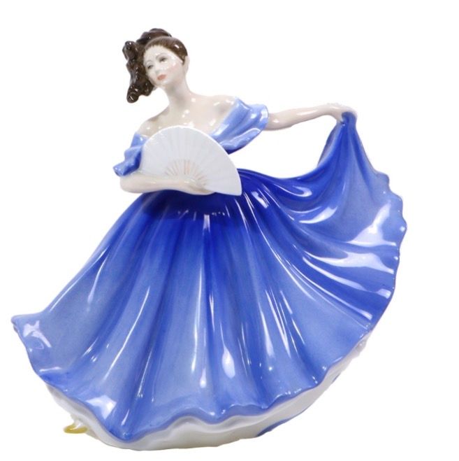 פסל פורצלן וינטאג' אנגלי תוצרת ROYAL DOULTON דגם ELAINE, מהדורה מוגבלת 1979, חתום גם ע"י האומן 