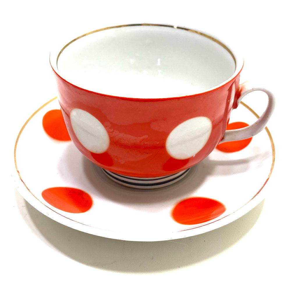 ספל ותחתית פורצלן וינטאג' מקסים תוצרת DOUBYSH FINE USSR PORCELAINE, חתום, רוסיה הקומוניסטית