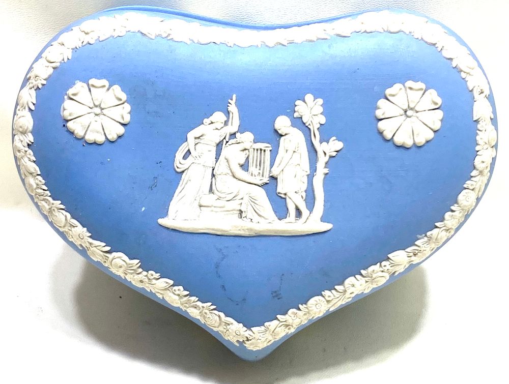קופסת תכשיטים, וינטאג' אנגלי תוצרת WEDGWOOD, חתום, 13X9X4.5 ס"מ
