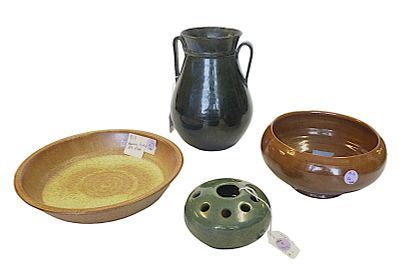 4 PC SEAGROVES NC POTTERY AUMAN + NELL COLE GRAVES +. 1- Rare Nell Cole Graves (1908-1997) Green 