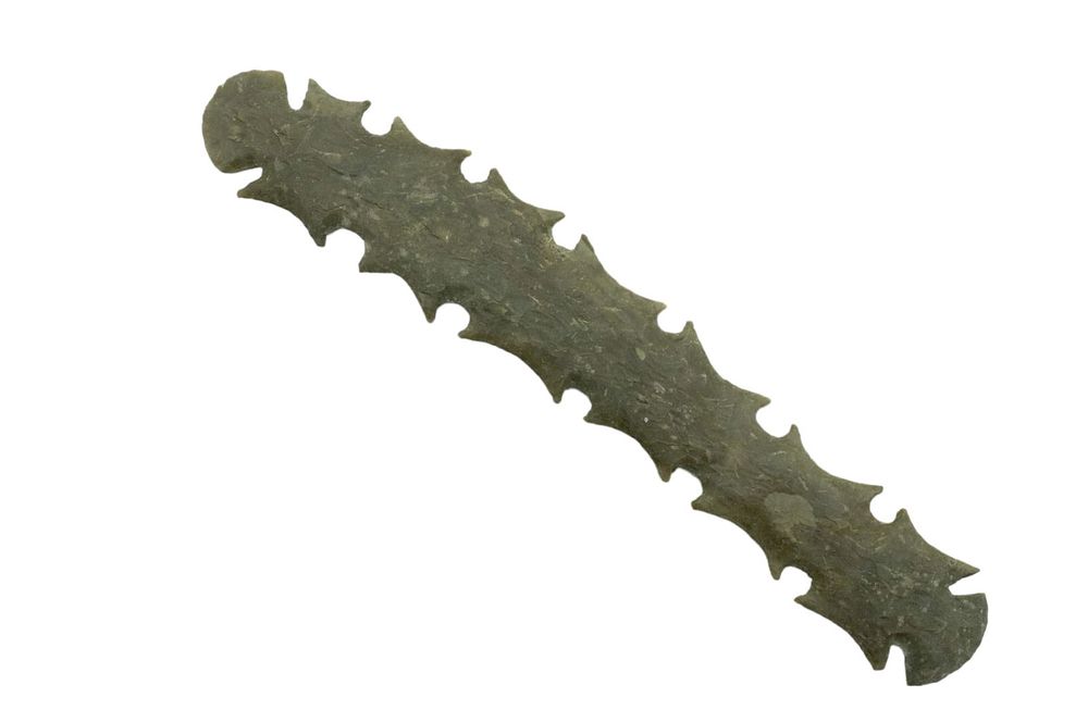 Lot 28: PREHISTORIC CEREMONIAL SPEAR POINT