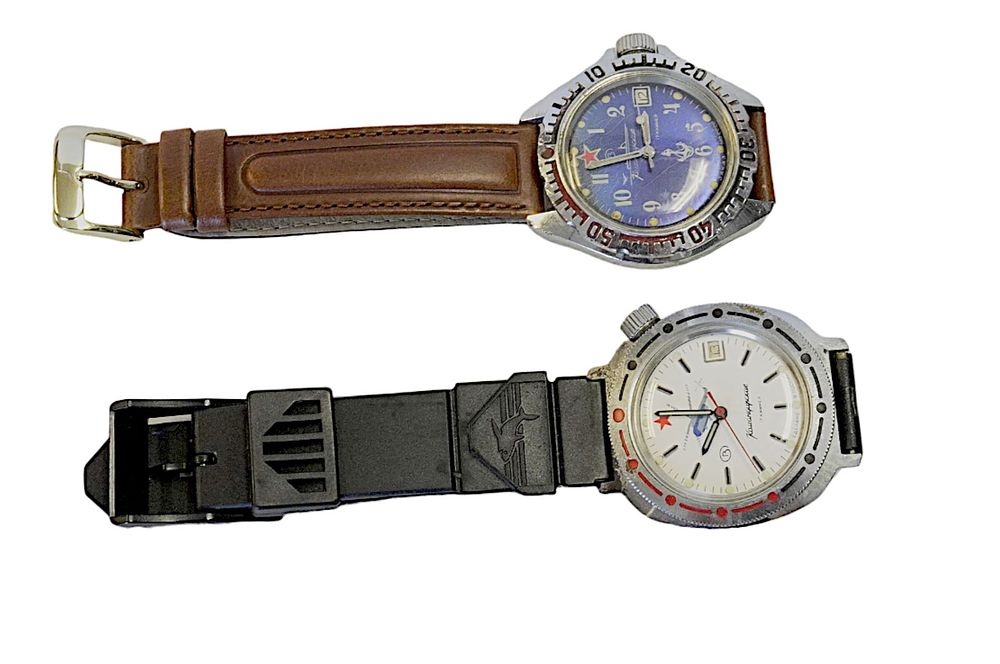 Lot 29: 2 VINTAGE RUSSIAN KOMANDIRSKIE WATCHES - WORKING