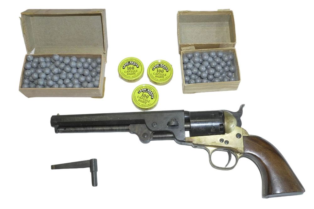 Lot 30: REPLICA 1851 NAVY BLACK POWDER YANK REVOLVER