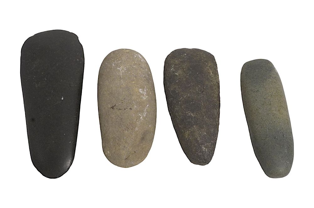 Lot 37: 4 NATIVE AMERICAN PALEO CELTS