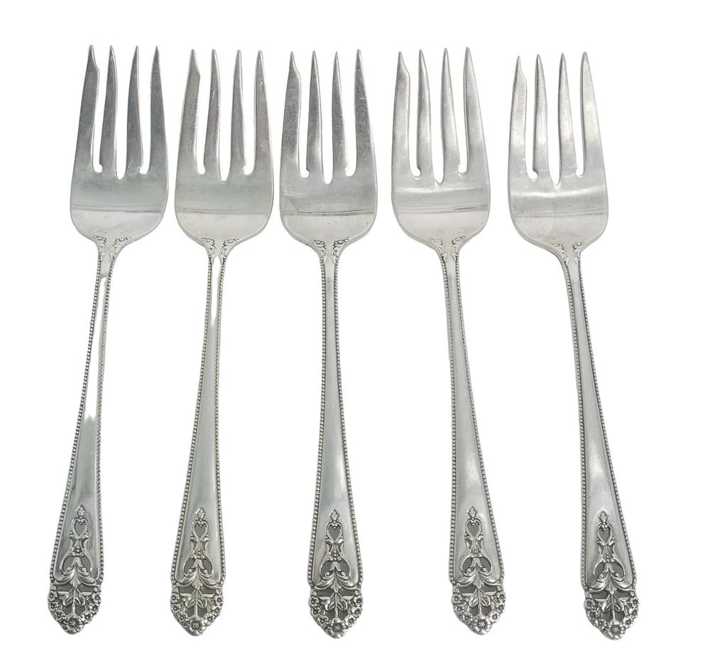 Lot 39: 5 INTERNATIONAL STERLING QUEENS LACE SALAD FORKS