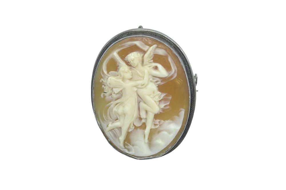 Lot 59: ANTIQUE CARVED SHELL CAMEO 800 SILVER BROOCH / PENDANT
