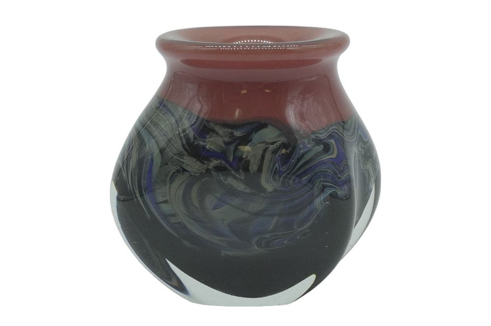 Lot 64: SIGNED ROBERT EICKHOLT ART GLASS VASE
