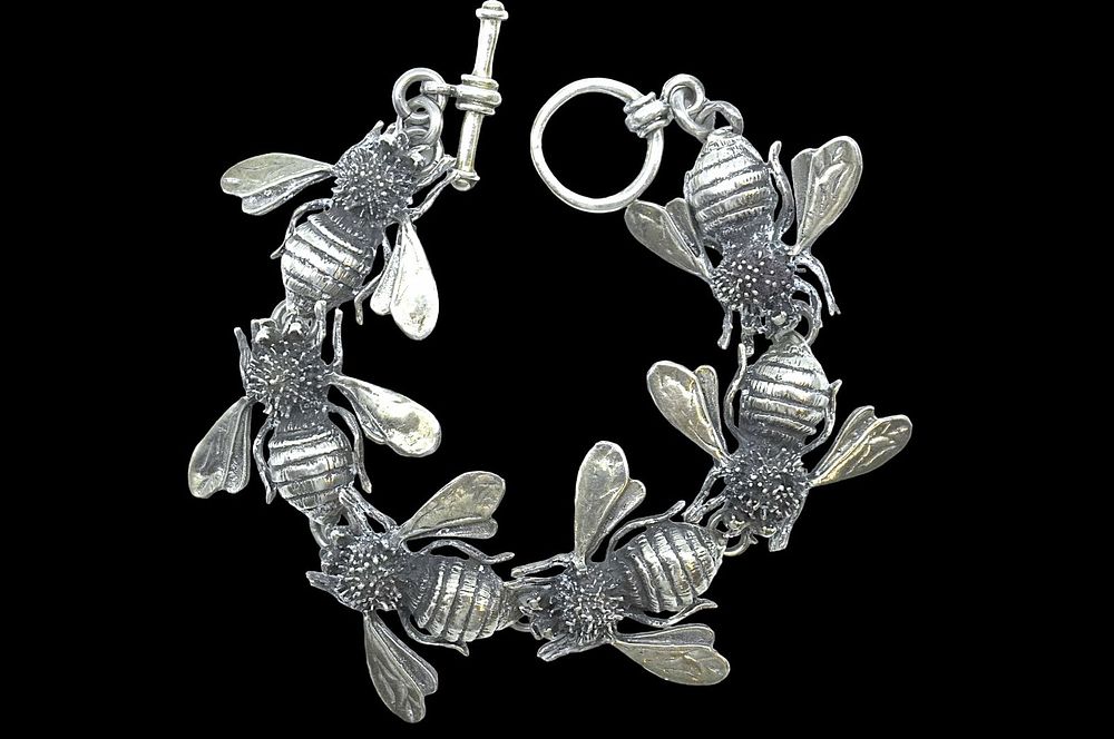 Lot 78: LARGE VINTAGE MEXICAN STERLING SILVER BEE BRACELET