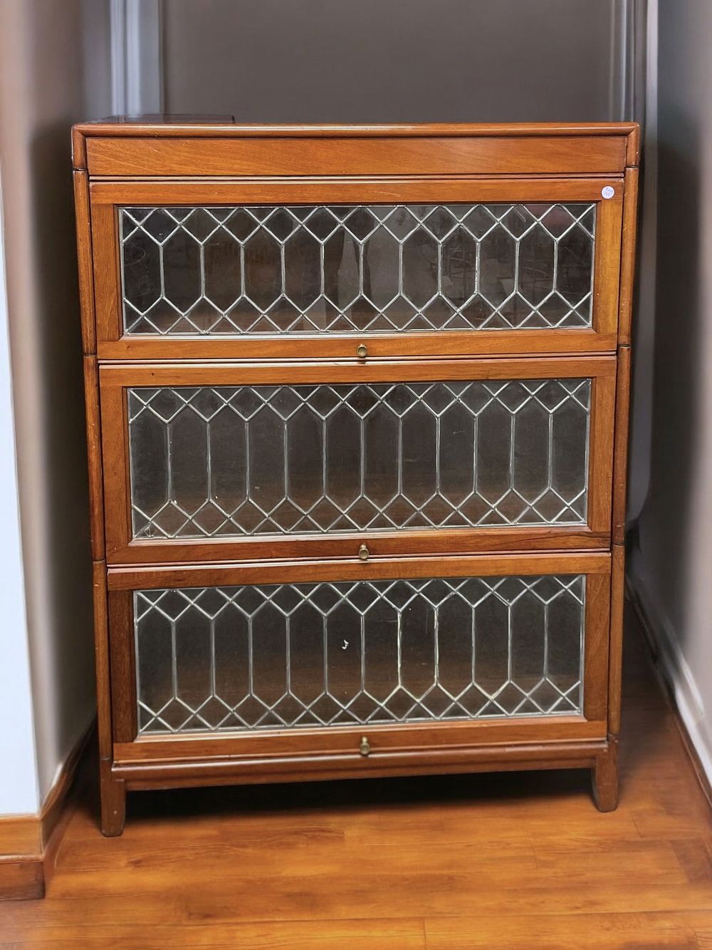 Lot 120: ARTS & CRAFTS BARRISTER BOOKCASE LEADED GLASS