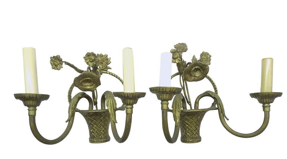 Lot 216: PAIR VINTAGE MID CENTURY BRONZE FLORAL SCONCES
