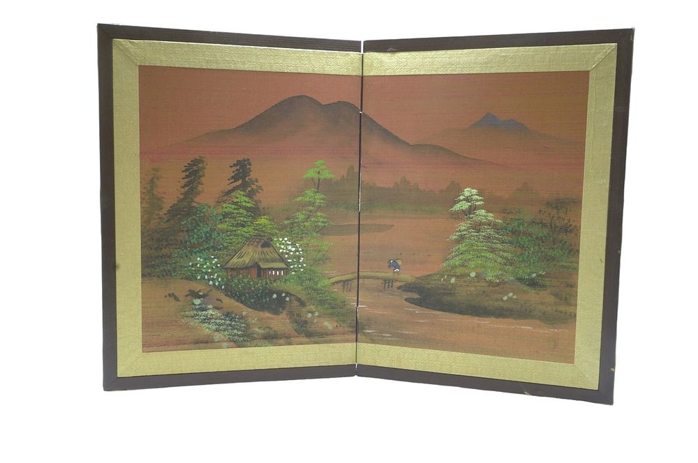 Lot 222: JAPANESE MID CENTURY HAND PAINTED FOLDING SCREEN TABLETOP