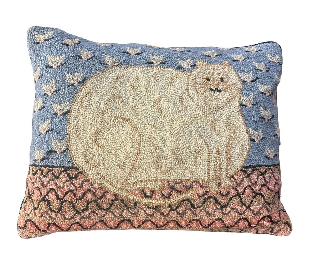 Lot 232: VINTAGE HAND HOOKED FOLK ART CAT THROW PILLOW