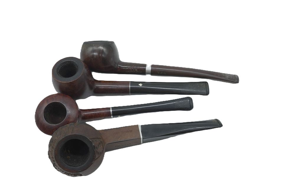 Lot 234: LOT OF 4 VINTAGE BRIAR & KAY WOODIE TOBACCO PIPES
