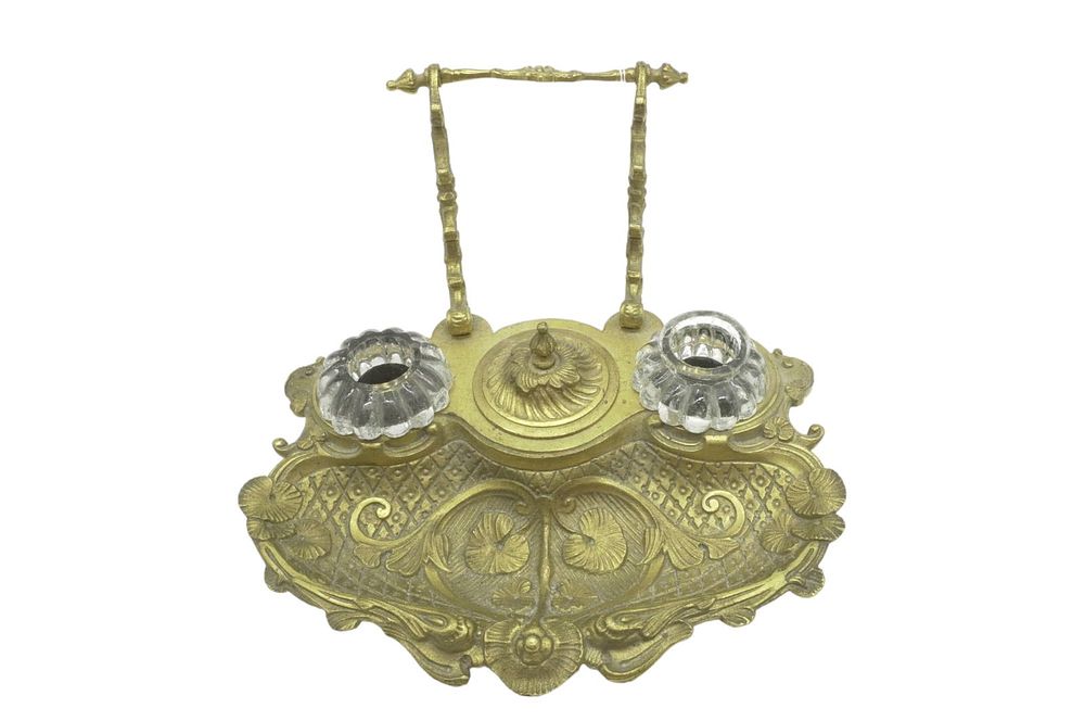 Lot 242: ANTIQUE ORNATE BRASS FRENCH LOUIS XV STYLE INKWELL