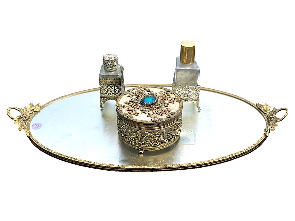 Lot 273: 4 PC VINTAGE HOLLYWOOD REGENCY 24K GOLD PLATED VANITY MIRROR TRAY