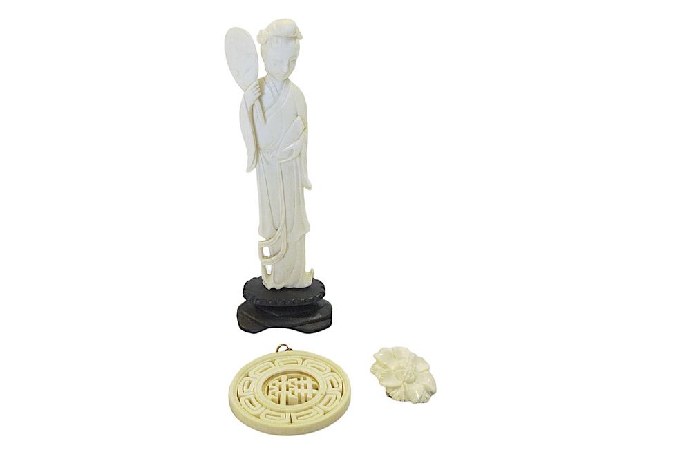 Lot 275: 3 PC CARVED CHINESE PRAYER WHEEL - GUANYIN - FLOWER