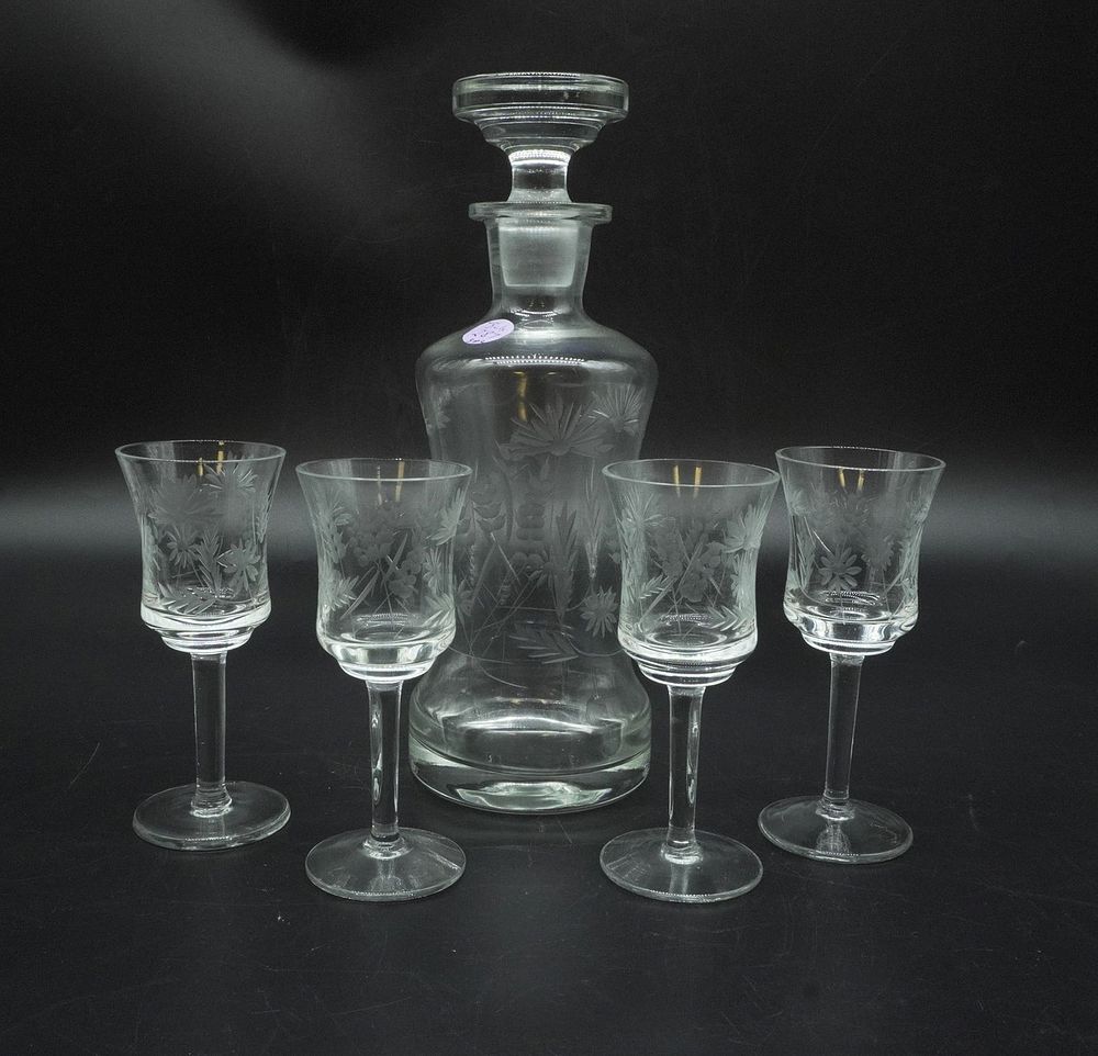 Lot 287: LEONARD SILVER ITALY CRYSTAL DECANTER SET